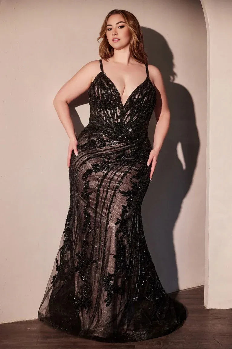 Robe Weitese grande taille en maille noire, bretelles spaghetti, décolleté en V plongeant, dentelle brodée de sequins et silhouette sirène. Robe de bal